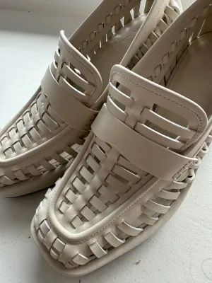 AJE	Cream platform loafers 38