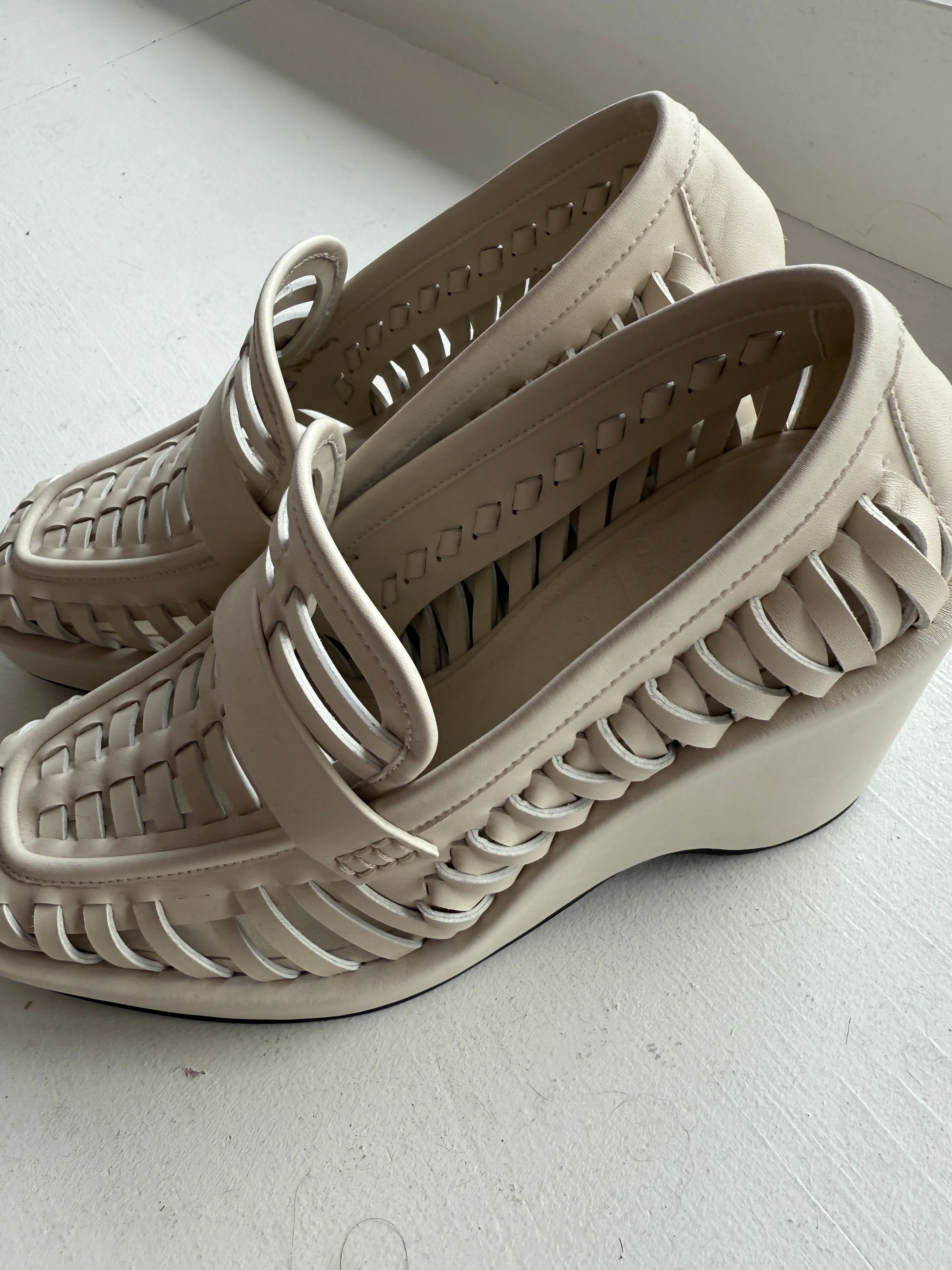 AJE	Cream platform loafers 38