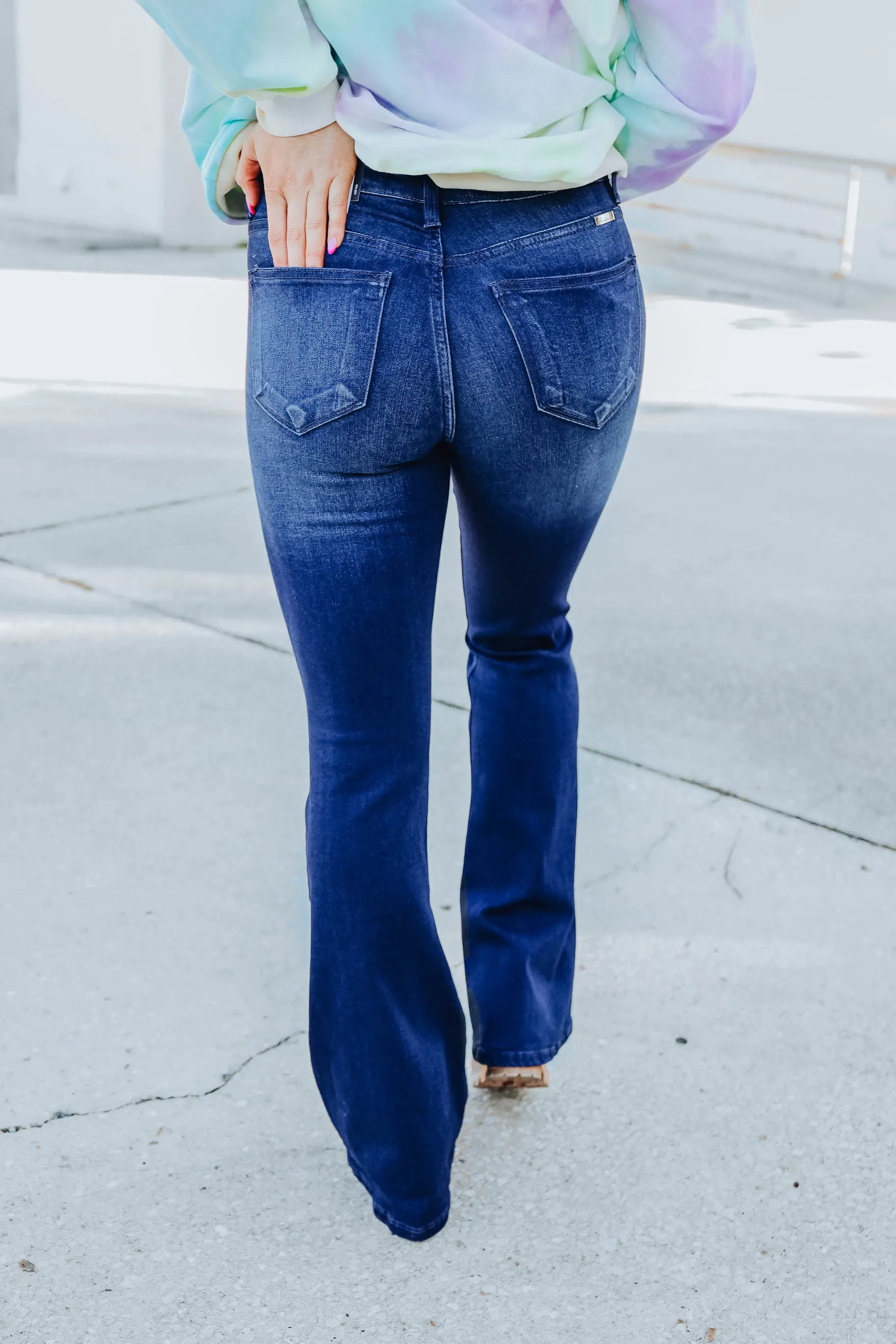 Finn Mid Rise Flare Jeans - Dark