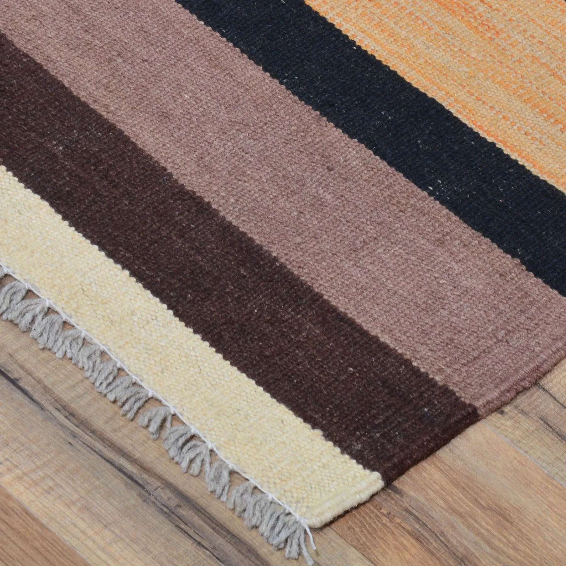 Hand-Woven Tribal Kilim Southwestern Design Wool Rug (Size 6.4 X 9.9) Cwral-8700