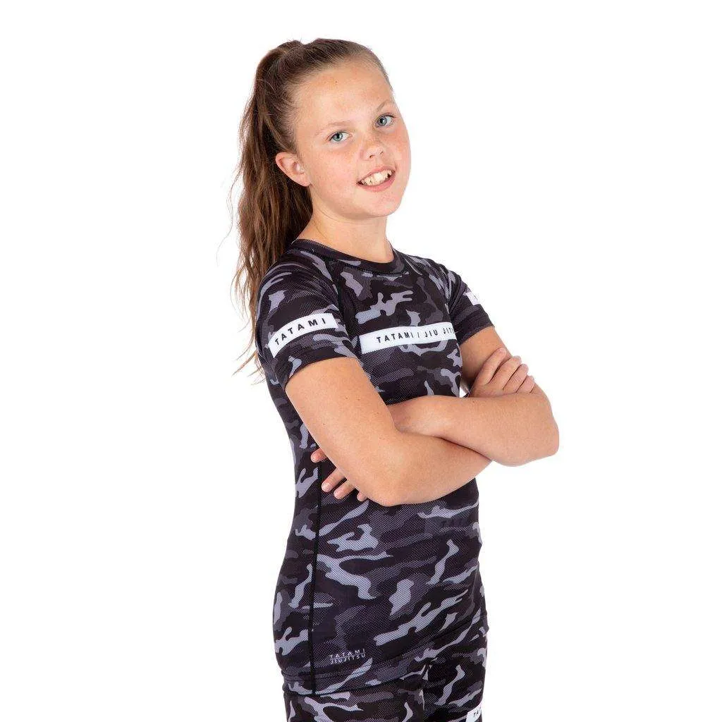Kids Rival Black & Camo Short Sleeve Rash Guard