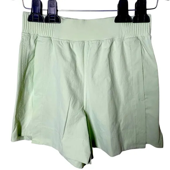LULULEMON Stretch Woven Relaxed-Fit High-Rise Short XS