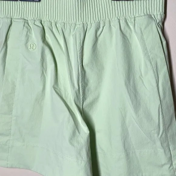 LULULEMON Stretch Woven Relaxed-Fit High-Rise Short XS