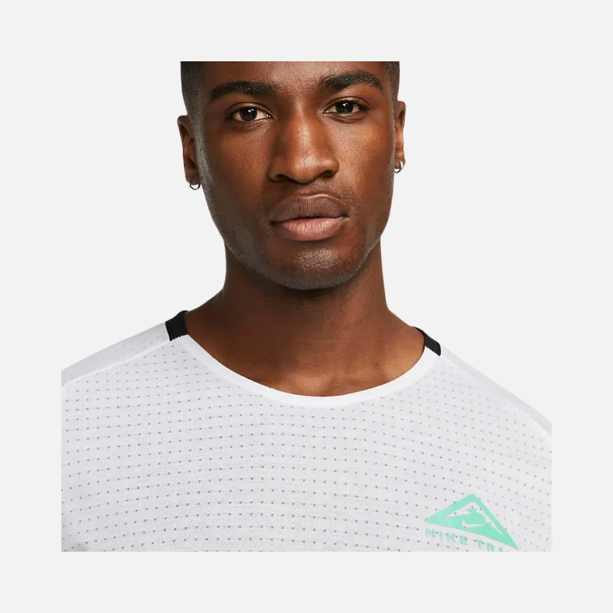 Nike Dri-FIT Trail Solar Chase Men's Short-Sleeve Trail-Running Top -White/Spring Green