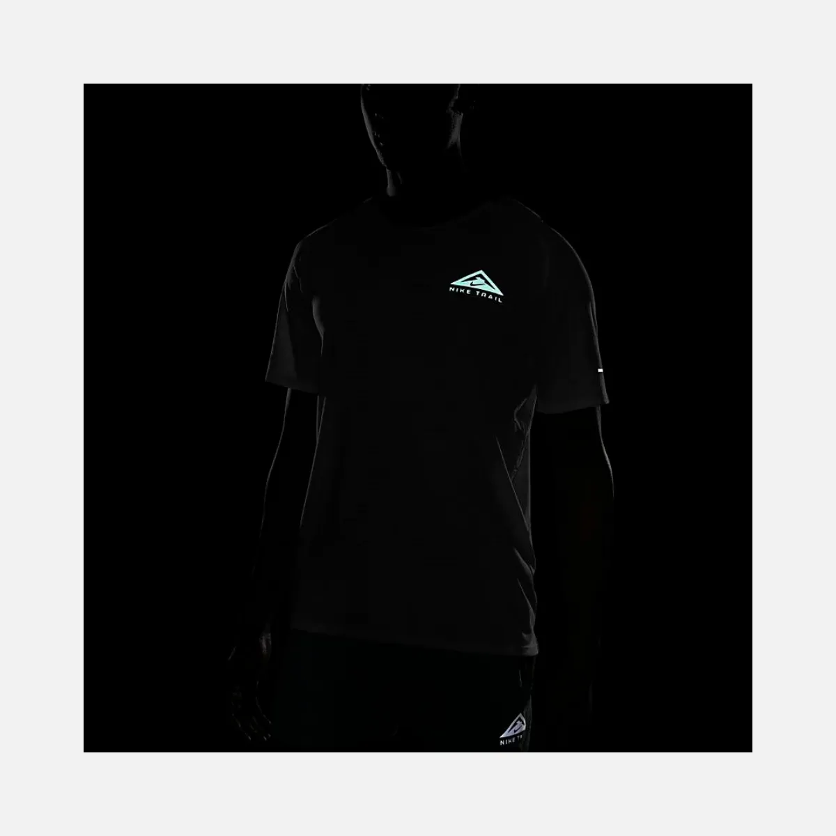 Nike Dri-FIT Trail Solar Chase Men's Short-Sleeve Trail-Running Top -White/Spring Green
