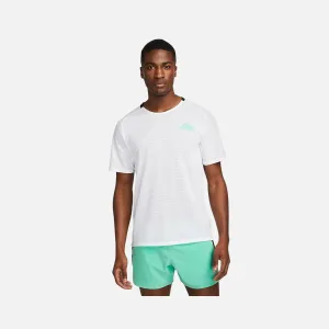 Nike Dri-FIT Trail Solar Chase Men's Short-Sleeve Trail-Running Top -White/Spring Green