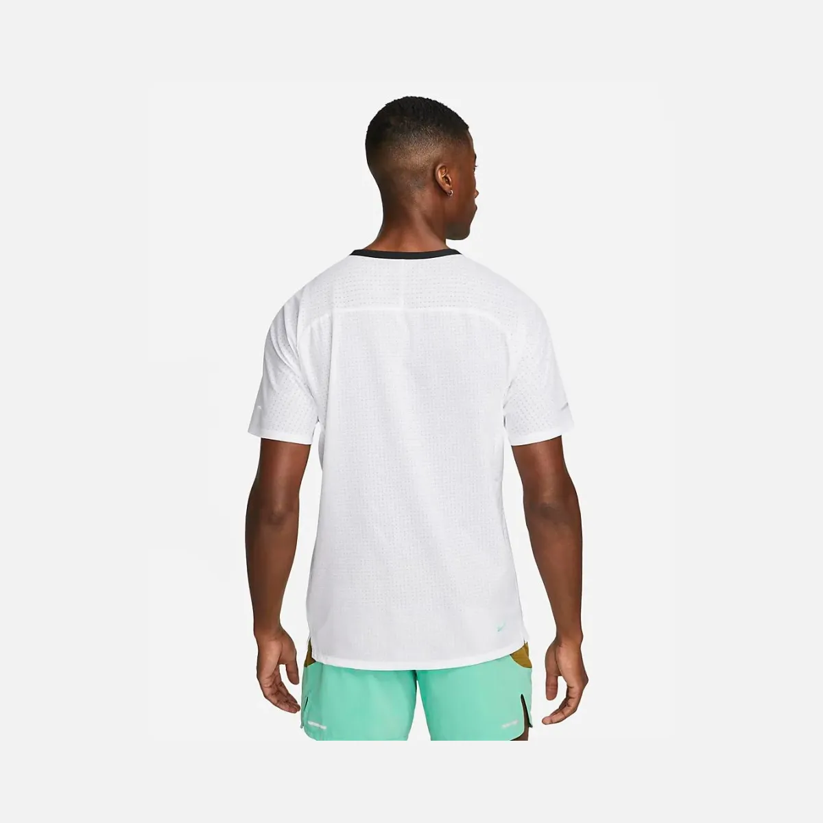 Nike Dri-FIT Trail Solar Chase Men's Short-Sleeve Trail-Running Top -White/Spring Green