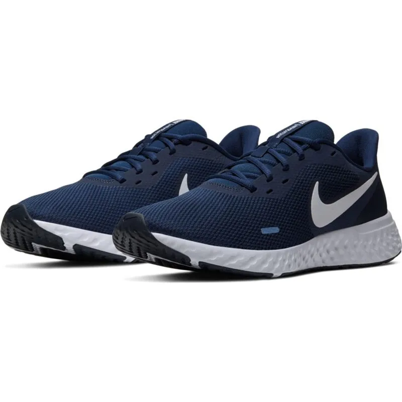 Nike Revolution 5