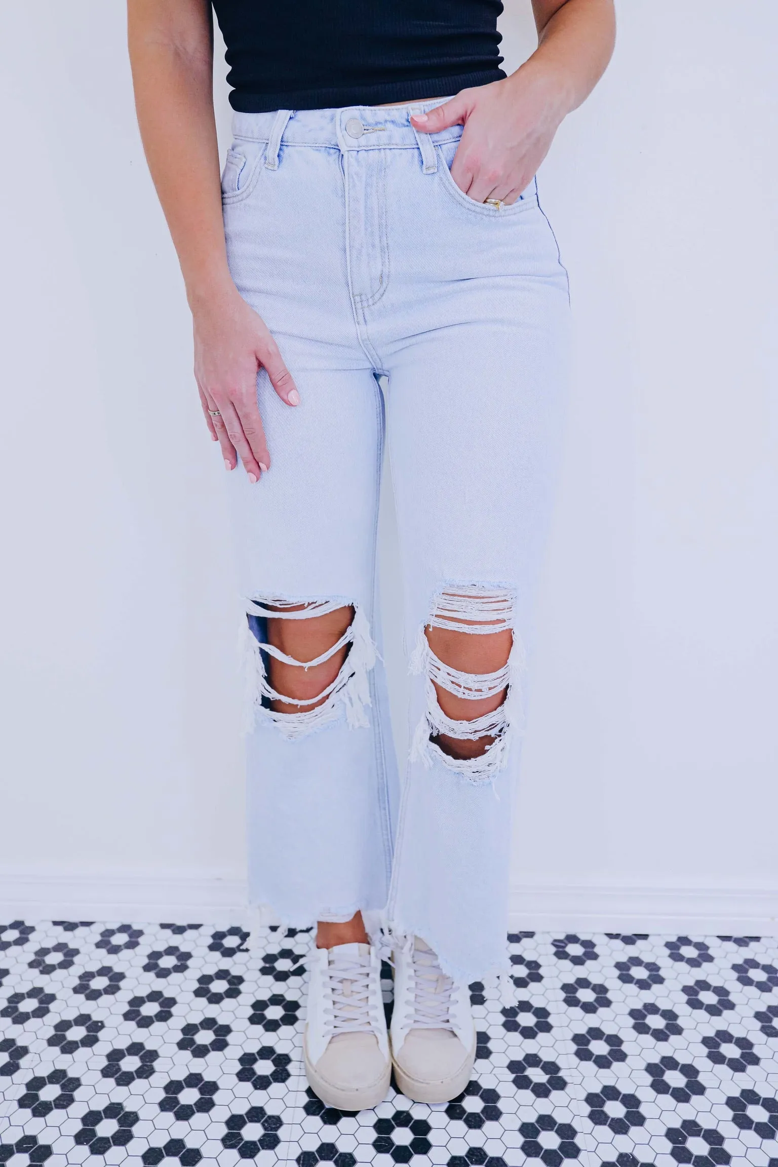 Noah 90's Flare Cropped Hem Jeans