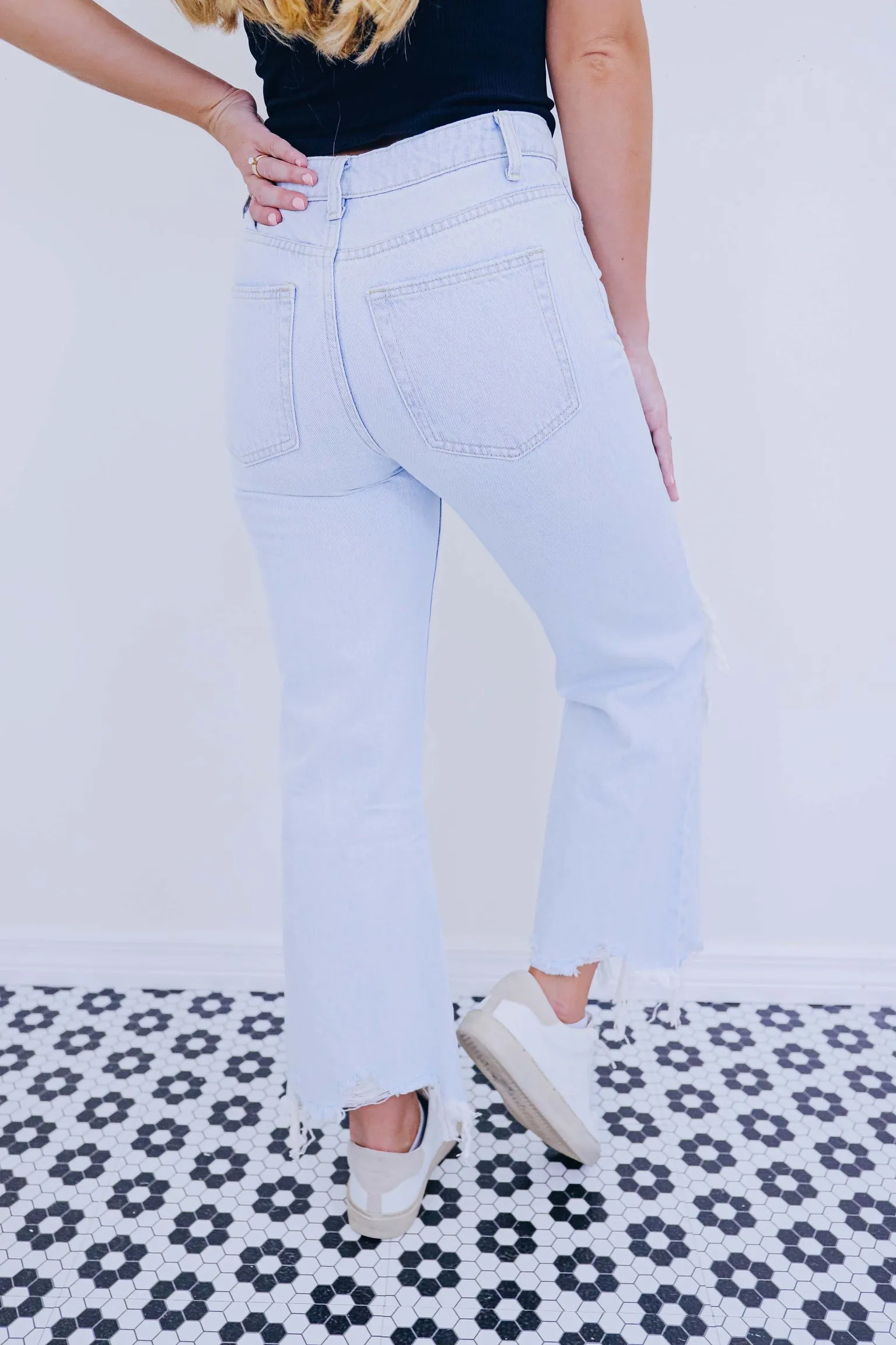 Noah 90's Flare Cropped Hem Jeans