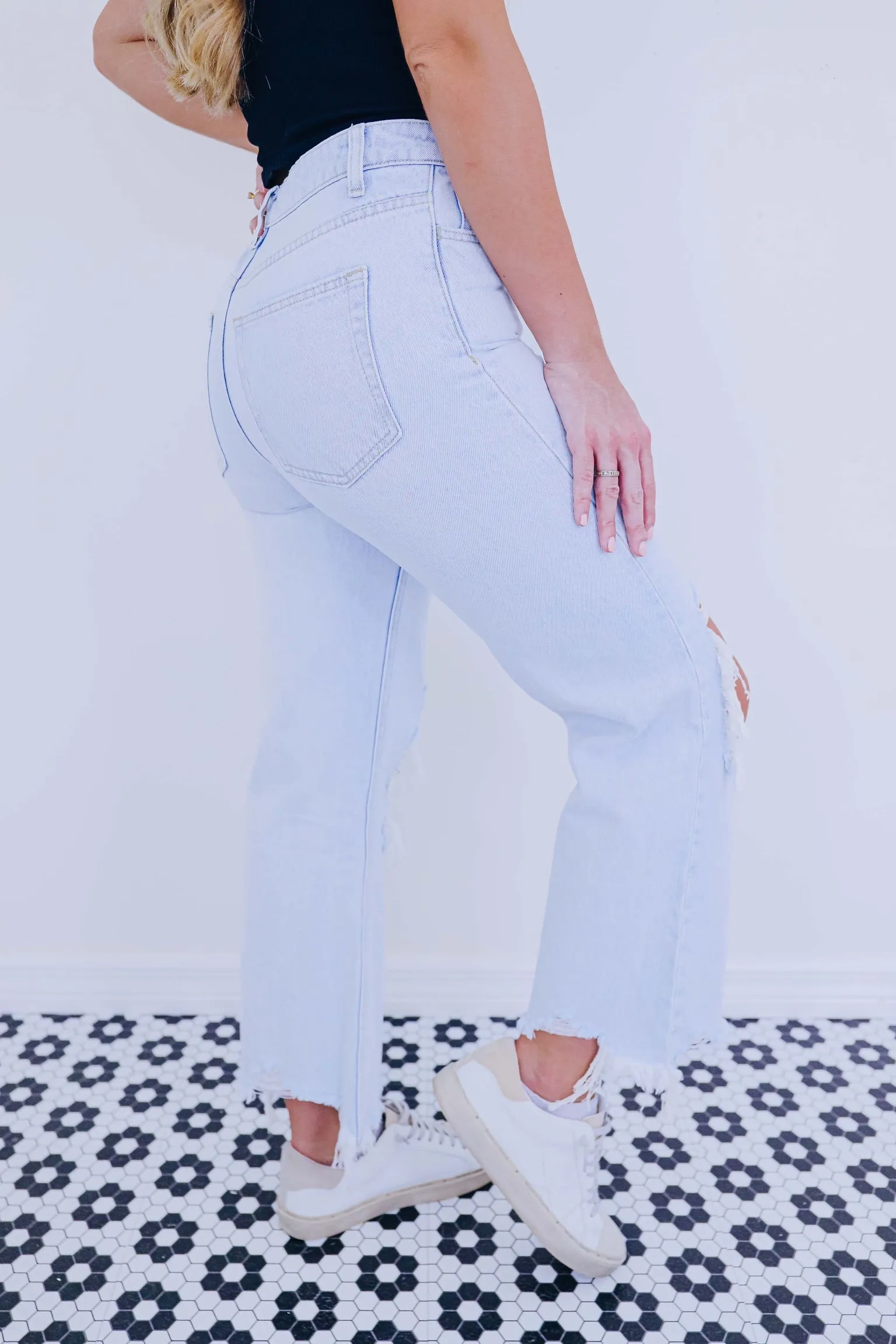 Noah 90's Flare Cropped Hem Jeans