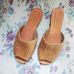 The Woven Slide [Miel]