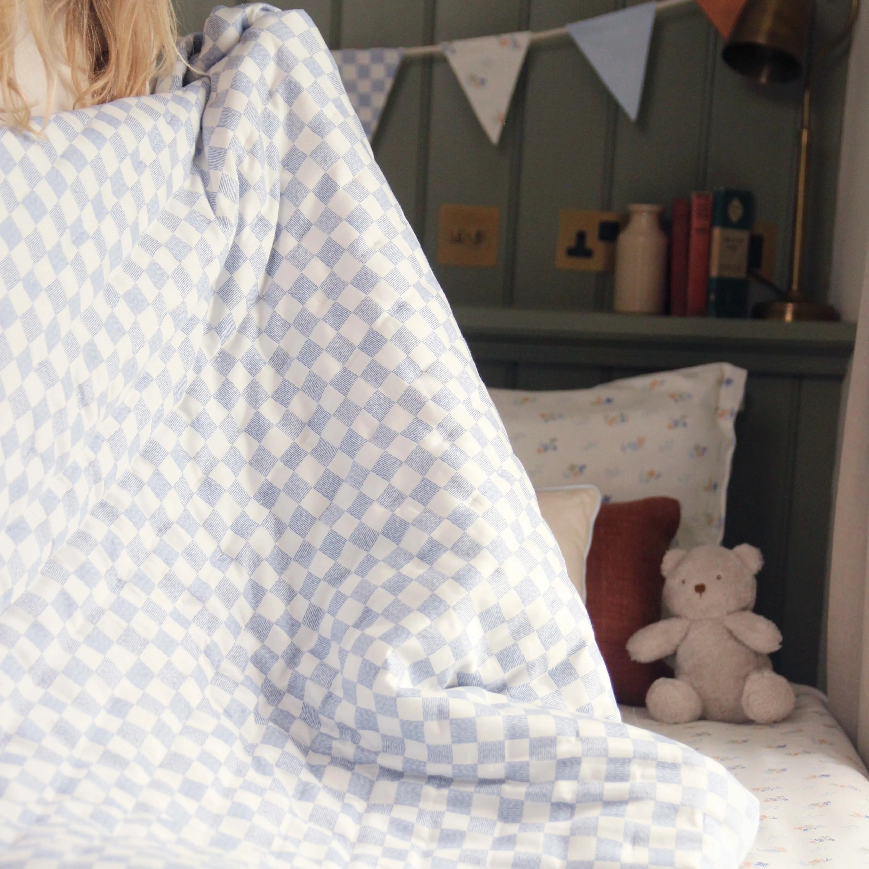 Woven Quilt Checkerboard Single & Cot Bedspread (Waves)
